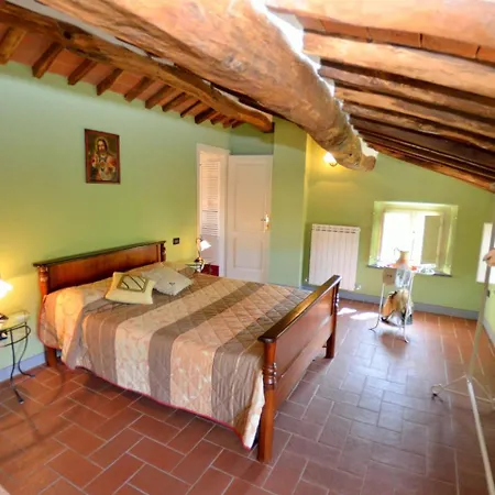 Bright Holiday In Pescaglia With Gazebo Nyaraló *