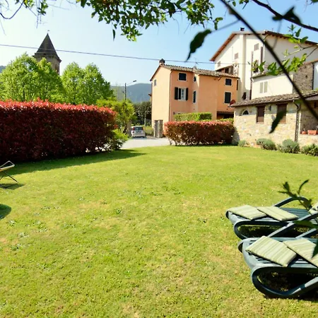 Nyaraló Bright Holiday In Pescaglia With Gazebo Capannori